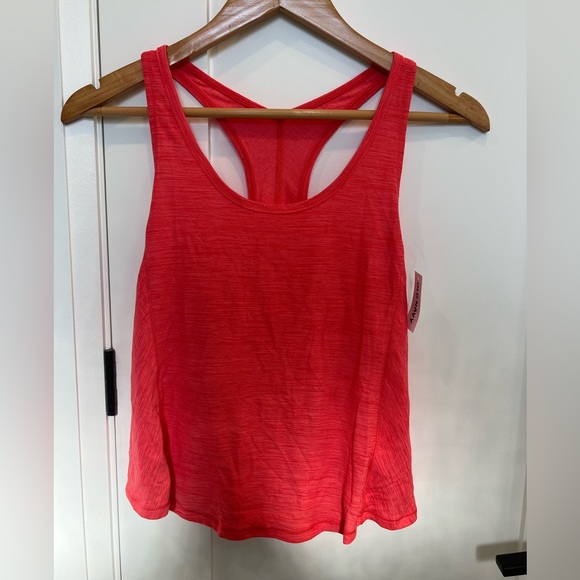 Old navy cropped racer back tank top - Picture 3 of 4